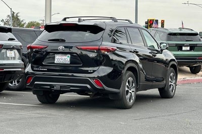 2025 Toyota Highlander Hybrid XLE