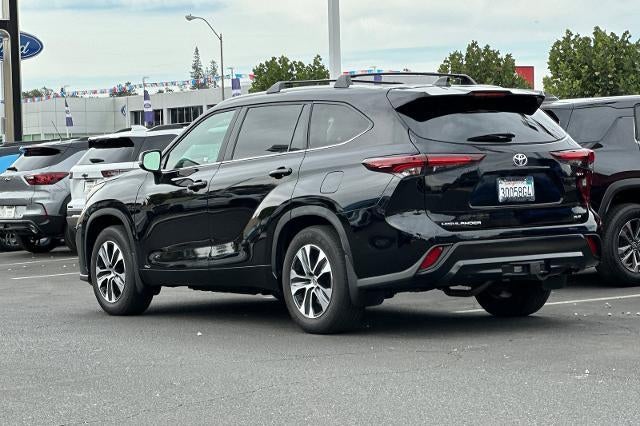 2025 Toyota Highlander Hybrid XLE