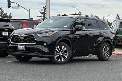 2025 Toyota Highlander Hybrid XLE