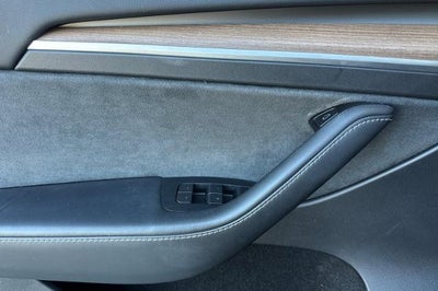 2025 Tesla Model Y Performance
