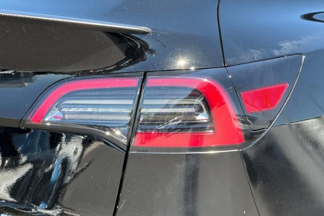 2025 Tesla Model Y Performance